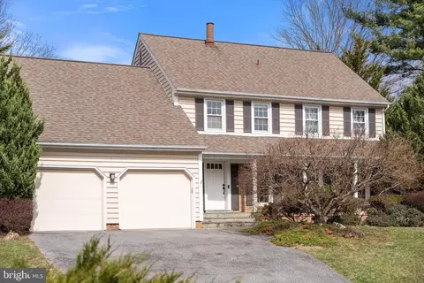 9317 Copenhaver Dr, Potomac, MD 20854