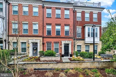 10316 Grosvenor Pl, North Bethesda, MD 20852