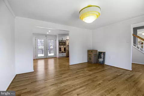 Living - 15320 Baileys Ln, Silver Spring, MD 20906 photo 2 of 5