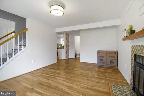 Living - 15320 Baileys Ln, Silver Spring, MD 20906 photo 4 of 5
