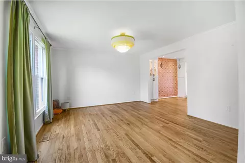 Living - 15320 Baileys Ln, Silver Spring, MD 20906 photo 5 of 5