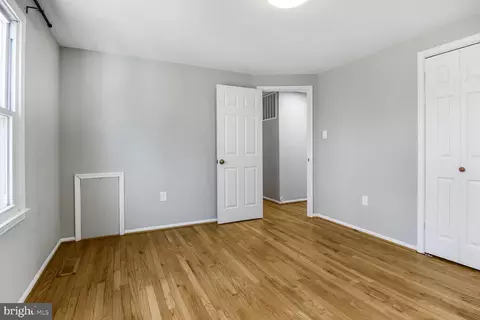 Bedroom - 15320 Baileys Ln, Silver Spring, MD 20906 photo 4 of 6