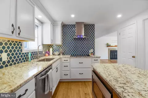 Kitchen - 15320 Baileys Ln, Silver Spring, MD 20906 photo 3 of 3