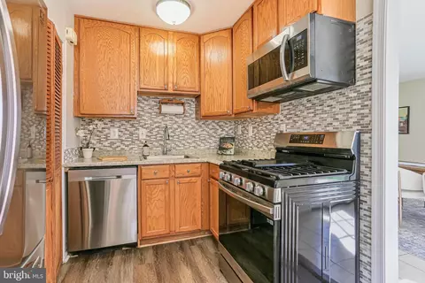 9939 Cottrell Ter, Silver Spring, MD 20903 photo 7