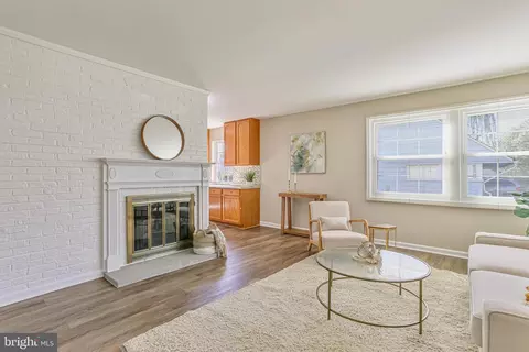 9939 Cottrell Ter, Silver Spring, MD 20903 photo 4