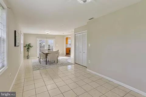 9939 Cottrell Ter, Silver Spring, MD 20903 photo 11