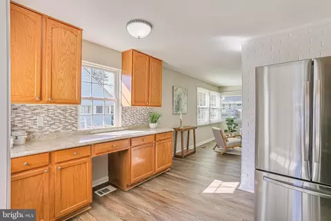 9939 Cottrell Ter, Silver Spring, MD 20903 photo 6