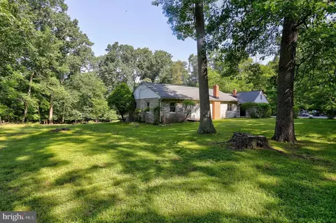 13914 Crest Hill Ln, Silver Spring, MD 20905 photo 2
