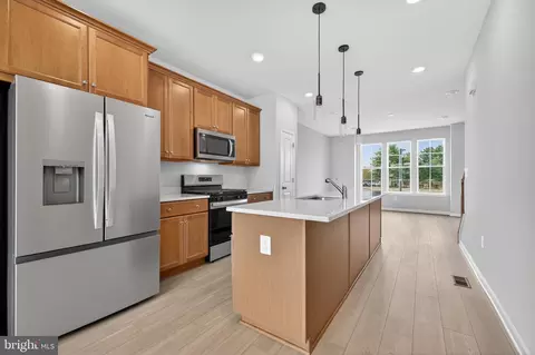 10022 Harper Vale Rd, Montgomery Village, MD 20886