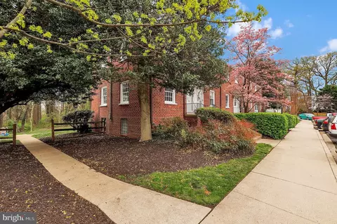 Exterior - 1708 E West Hwy #1708, Silver Spring, MD 20910 photo 3 of 6