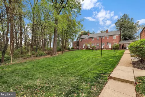 Exterior - 1708 E West Hwy #1708, Silver Spring, MD 20910 photo 4 of 6