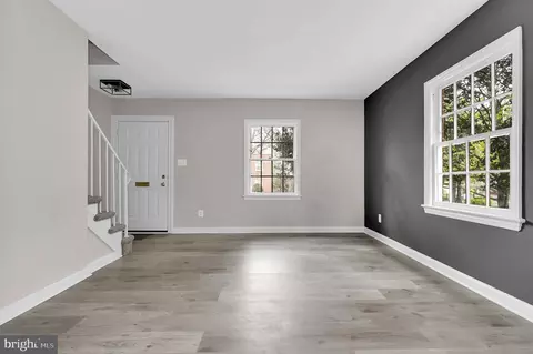 Living - 1708 E West Hwy #1708, Silver Spring, MD 20910 photo 2 of 3
