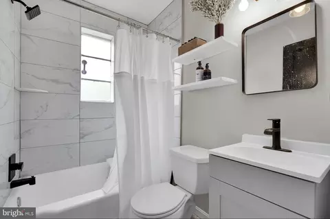 Bath - 1708 E West Hwy #1708, Silver Spring, MD 20910 photo 1 of 1