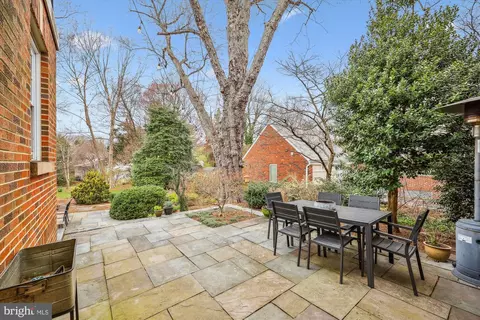 Exterior - 9014 Fairview Rd, Silver Spring, MD 20910 photo 6 of 17