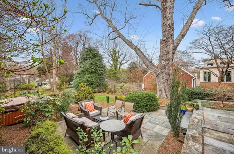 Exterior - 9014 Fairview Rd, Silver Spring, MD 20910 photo 5 of 17