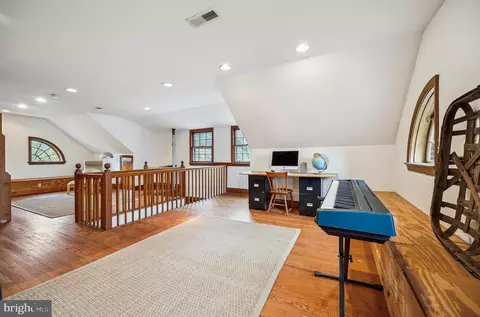 Entry Way - 9014 Fairview Rd, Silver Spring, MD 20910 photo 15 of 17
