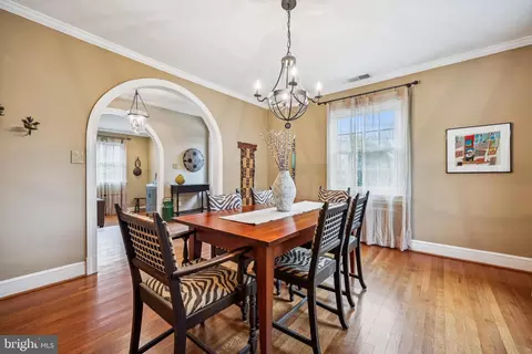 Dining - 9014 Fairview Rd, Silver Spring, MD 20910 photo 3 of 3