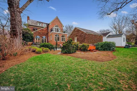 Exterior - 9014 Fairview Rd, Silver Spring, MD 20910 photo 7 of 17