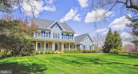 10701 Boswell Ln, Potomac, MD 20854