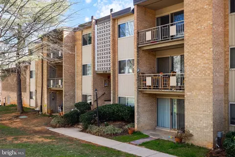 5113 Crossfield Ct #262, Rockville, MD 20852