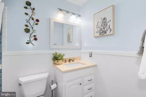 Bath - 122 Hamilton Ave, Silver Spring, MD 20901 photo 4 of 5