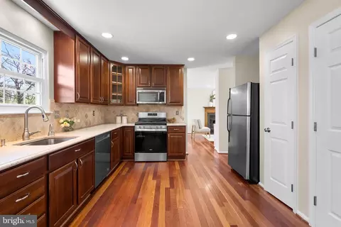 Kitchen - 122 Hamilton Ave, Silver Spring, MD 20901 photo 3 of 3