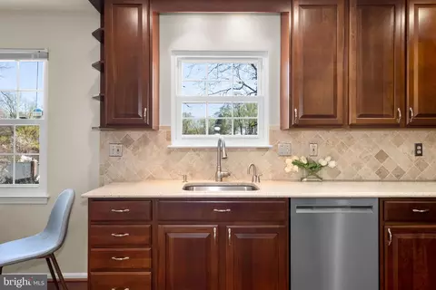 Kitchen - 122 Hamilton Ave, Silver Spring, MD 20901 photo 2 of 3