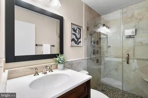 Bath - 122 Hamilton Ave, Silver Spring, MD 20901 photo 2 of 5