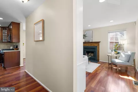 Entry Way - 122 Hamilton Ave, Silver Spring, MD 20901 photo 1 of 1
