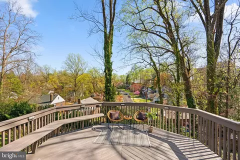 Exterior - 122 Hamilton Ave, Silver Spring, MD 20901 photo 7 of 10