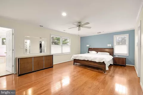 Bedroom - 1 Winterset Ct, Potomac, MD 20854 photo 4 of 5