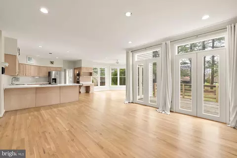 Living - 1 Winterset Ct, Potomac, MD 20854 photo 6 of 9