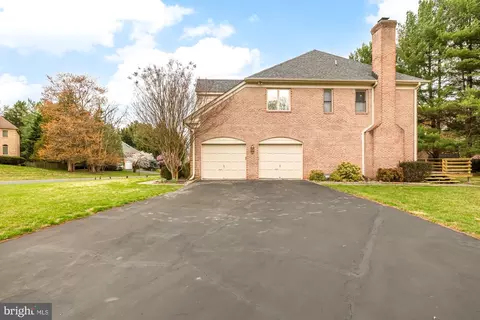 Exterior - 1 Winterset Ct, Potomac, MD 20854 photo 3 of 5