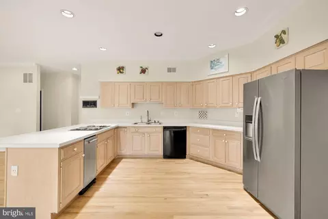 Kitchen - 1 Winterset Ct, Potomac, MD 20854 photo 1 of 3