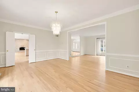 Living - 1 Winterset Ct, Potomac, MD 20854 photo 5 of 9