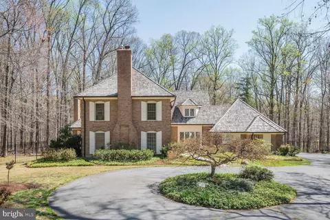 10101 Bentcross Dr, Potomac, MD 20854