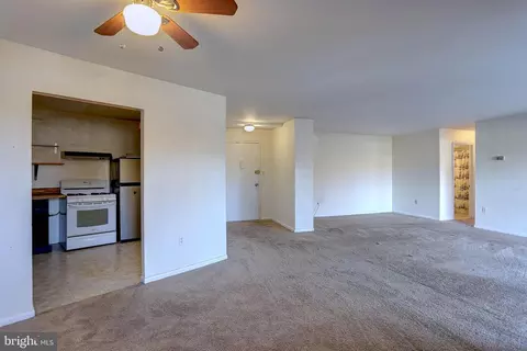 Living - 8830 Piney Branch Rd #208, Silver Spring, MD 20903 photo 2 of 6