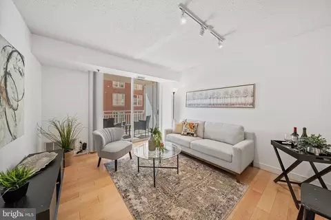 7500 Woodmont Ave #S604, Bethesda, MD 20814