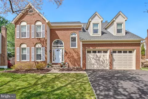 130 Englefield Dr, Gaithersburg, MD 20878