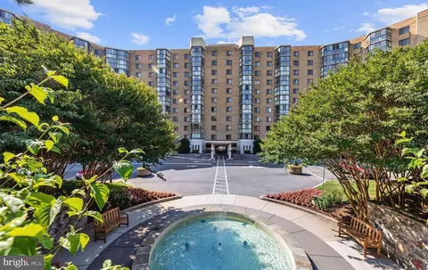3310 N Leisure World Blvd #227, Silver Spring, MD 20906