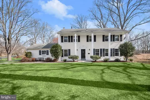 12501 Knightsbridge Ct, Rockville, MD 20850