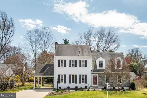 818 Fordham St, Rockville, MD 20850