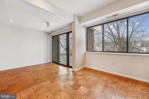 Living - 9907 Blundon Dr #5-301, Silver Spring, MD 20902 photo 4 of 7