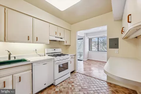 Kitchen - 9907 Blundon Dr #5-301, Silver Spring, MD 20902 photo 1 of 3