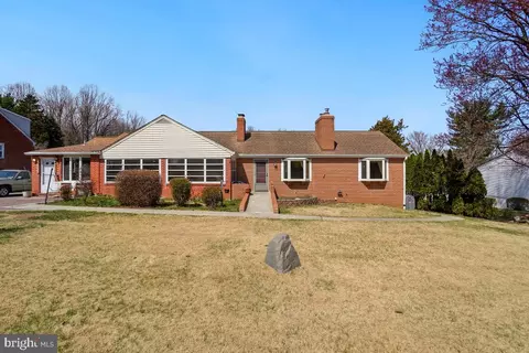 18208 Muncaster Rd, Derwood, MD 20855