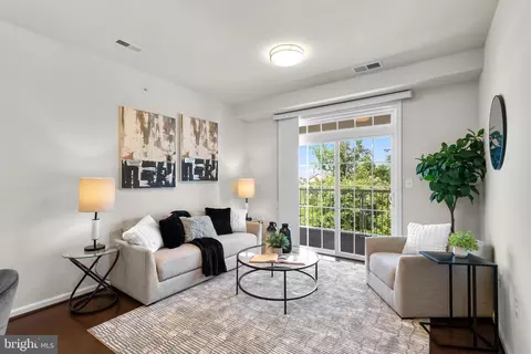 Living - 3835 Doc Berlin Dr #44, Silver Spring, MD 20906 photo 1 of 2