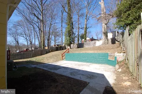 Exterior - 3113 Henderson Ave, Silver Spring, MD 20902 photo 5 of 9