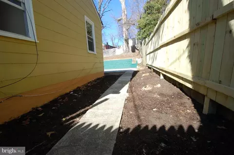 Exterior - 3113 Henderson Ave, Silver Spring, MD 20902 photo 4 of 9