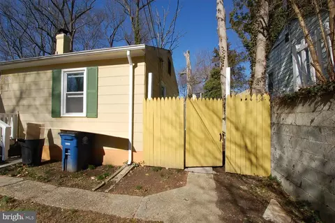 Exterior - 3113 Henderson Ave, Silver Spring, MD 20902 photo 3 of 9