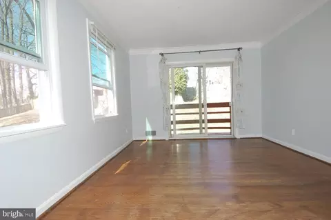Living - 3113 Henderson Ave, Silver Spring, MD 20902 photo 2 of 8